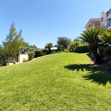 Апартаменты Oasis Retreat *